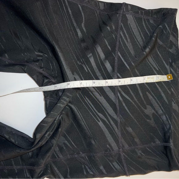 Small Gapfit GFast High Rise Compression Capri Black Liquid Shine VGUC - Picture 6 of 9